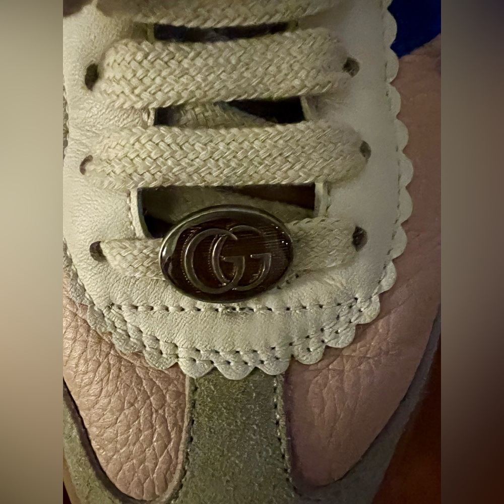 Sale!!!  Gucci Light Pink and Blue Leather Sneakers—Great condition! - Picture 4 of 10